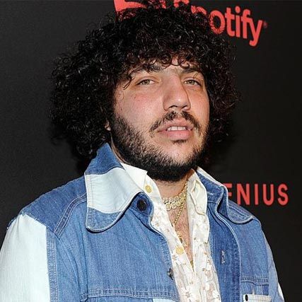 AlexaBlinkin's tweet photo. Honestly, Benny Blanco acts like the drama king of bad vibes—always saying the weirdest stuff and acting downright awful. Never seen someone mess up so many times while trying to stay in the spotlight. #PR #Selena #relationships #boyfriend #Gomez #Gay https://t.co/vcWZihUzOM