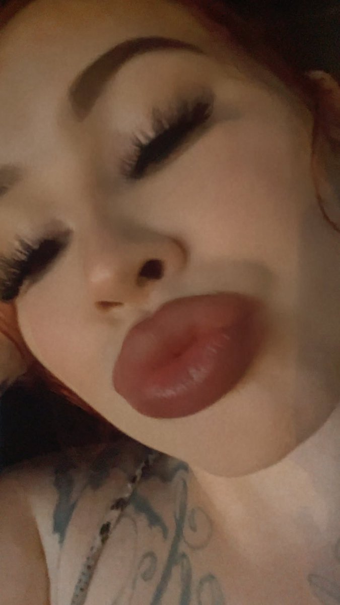 droppinitoffgud's tweet photo. I’m too #pretty ☺️😘 https://t.co/dDH3xMBDD9
