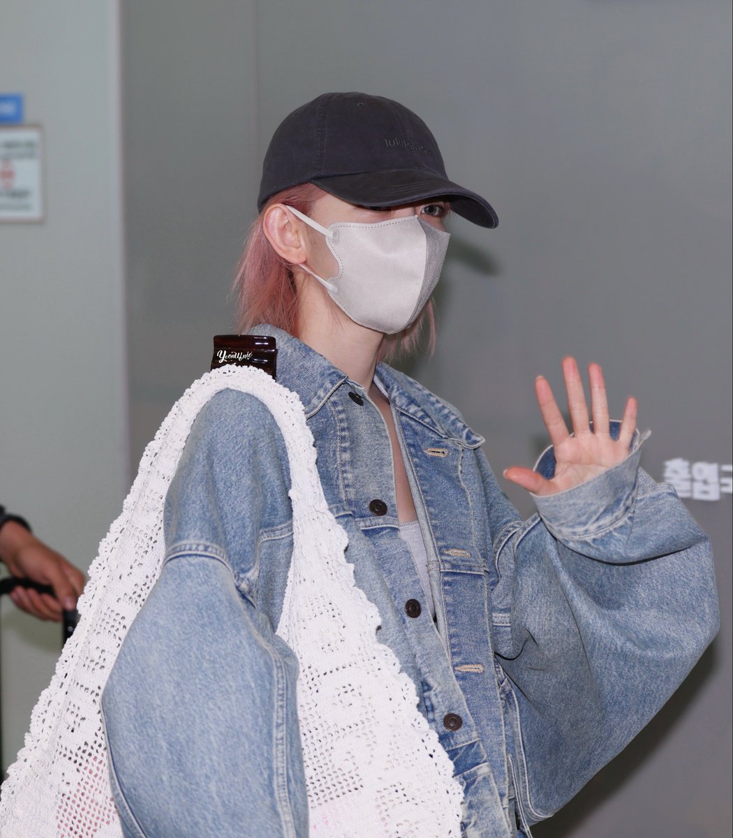 Yeonwonie_0319's tweet photo. 20260724

抜け感 🌸
新しいカバン、とても素敵ですね！

#LE_SSERAFIM 
#SAKURA #미야와키사쿠라 
#みやわきさくら #사쿠라
#르세라핌 #ルセラフィム https://t.co/3k8qxEFu5V