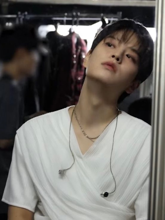 tawtezt9_'s tweet photo. 고능한사진 발견함…🥵🤍 https://t.co/VKGq8eEEdP