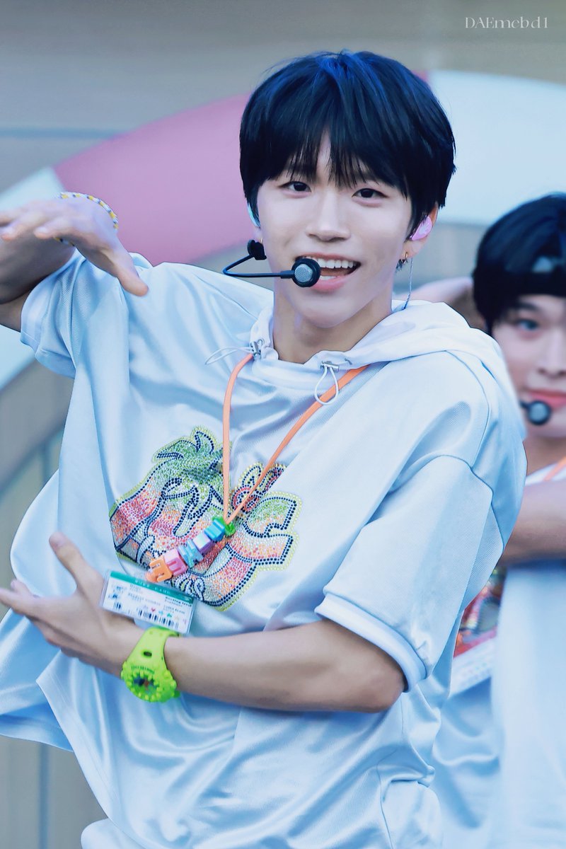 Bbonyame's tweet photo. 아 세월존나야속해서 눈물이나네 ... https://t.co/mgYaIdNylV