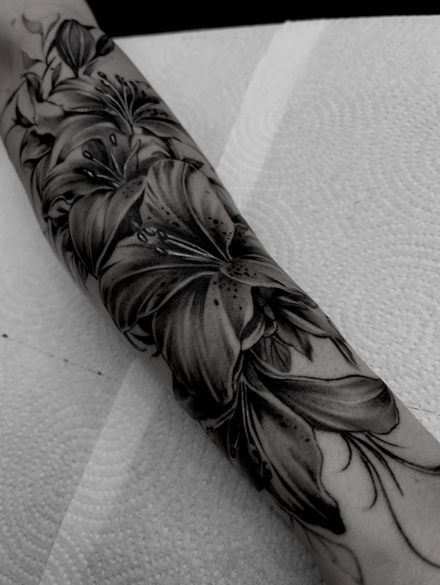 alvezart's tweet photo. 🦁
.
.
.
. @orientestudiotattoo 

#art #artist #tattoo #tatuaje #london https://t.co/BufeKSLSIW