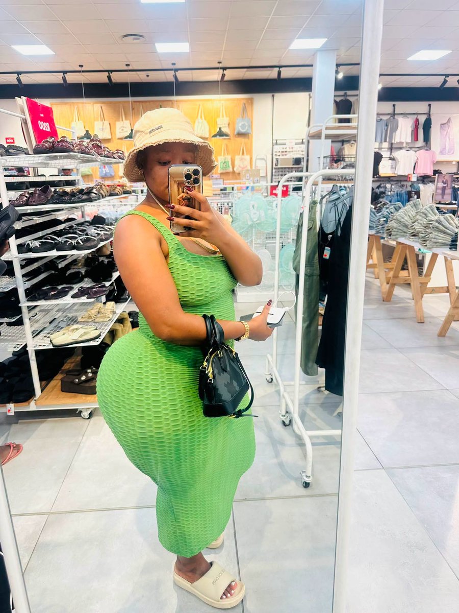 Thatomalaza2002's tweet photo. 0614762576 WhatsApp content purchase https://t.co/fKiVshR4Al
