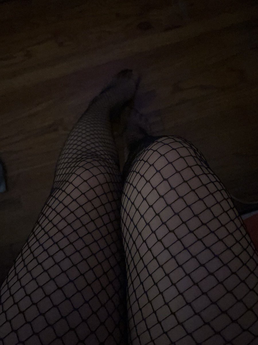 GoddessDulceeee's tweet photo. This goddess needs a new sub 😙😻 
#findom #goddessdulcee #gfasmr #paypig https://t.co/KE37ojiLom