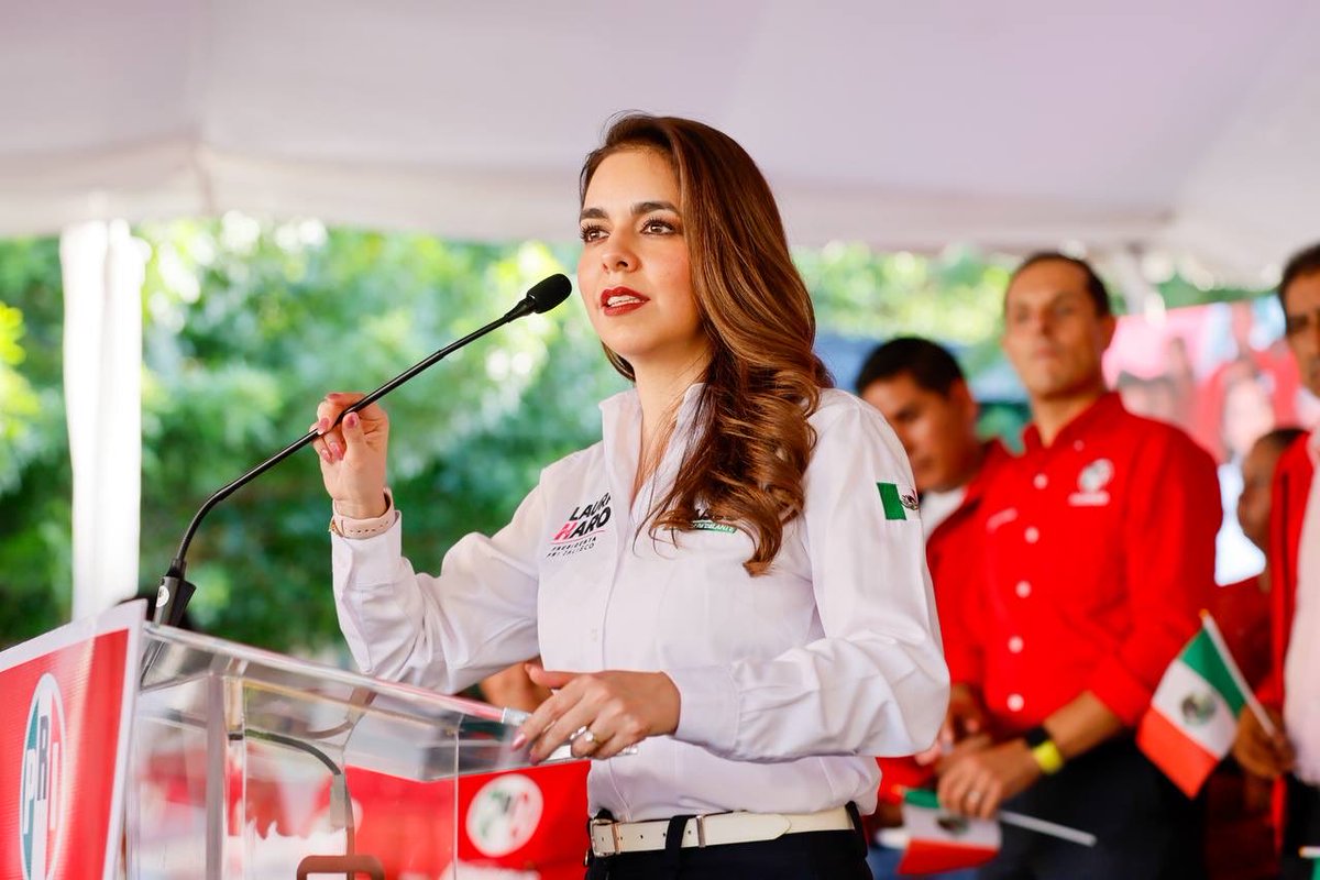 LauHaro's tweet photo. 23 municipios del gran distrito 1 de Jalisco. Hoy estuvimos en la región valles y como en todo Jalisco lo decimos fuerte y claro: aquí estamos los más valientes quienes vamos a defender a Jalisco, ¡con todo! 
#DefensoresDeJalisco https://t.co/XRVN4Z7jG7