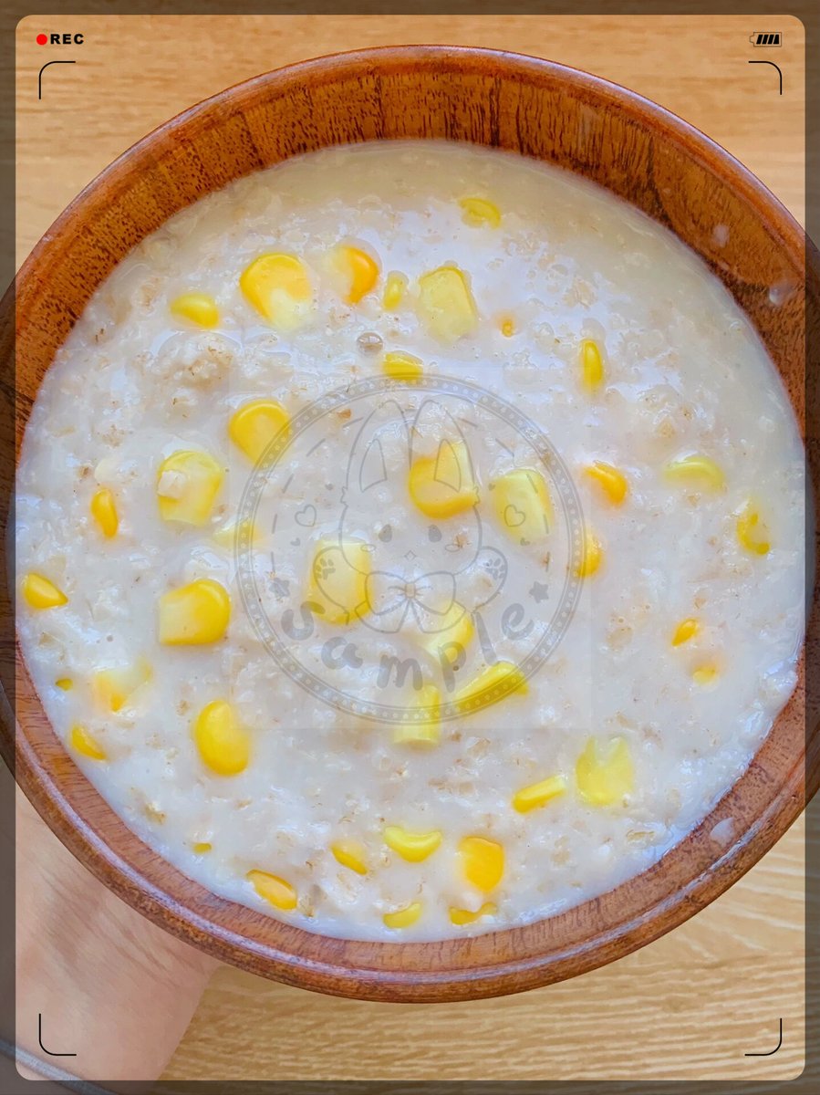 TomVeea5's tweet photo. [Just tried Japanese Hokkaido corn—creamy, sweet, with that perfect juiciness that makes every bite feel like summer in a pod. 10/10 for morning oatmeal or straight snacking!  #FoodReview #FreshProduce] https://t.co/lsPs3G2I9T