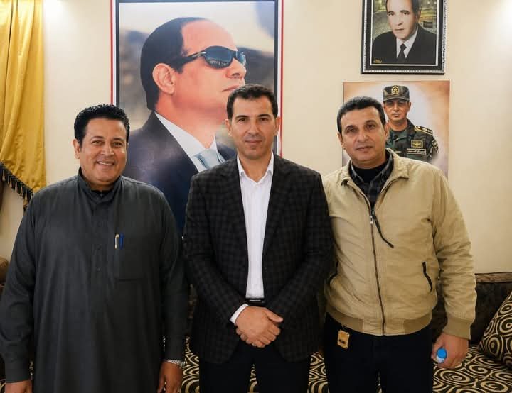 SatyModdy's tweet photo. بسم الله الرحمن الرحيم

باسمي وباسم عائلة الوراورة، نتقدم بأسمى آيات الشكر والتقدير والعرفان إلى عائلة أبو ساطي الكريمة، وعلى رأسهم حازم بيه أبو ساطي، والعمدة محمد أبو ساطي، وإسلام بيه أبو ساطي، أصحاب المواقف المشرفة، والسيرة العطرة، والأيادي البيضاء التي امتدت بالخير والعطاء https://t.co/x0HNbA3vfu