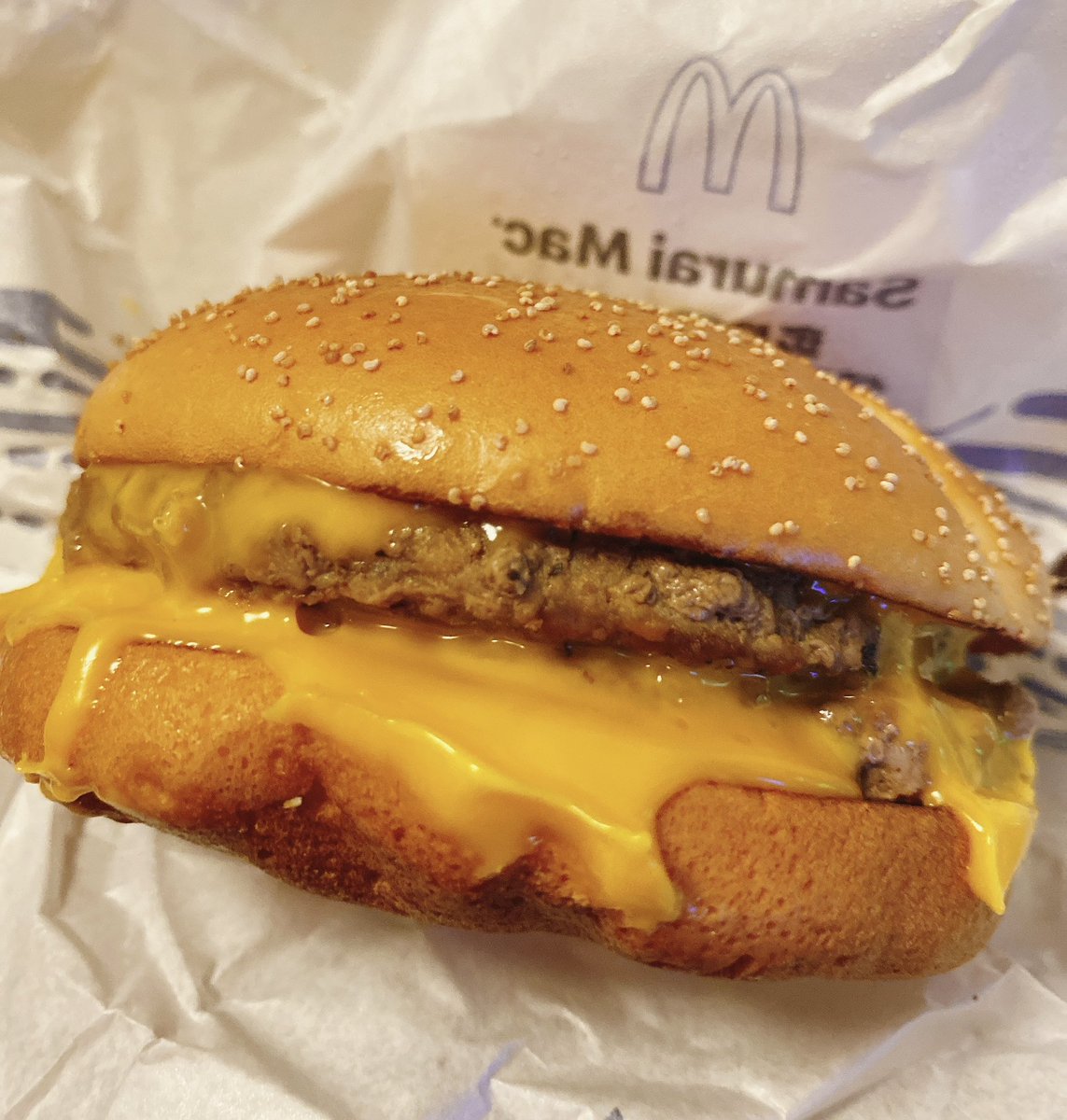 GoRou_dayo's tweet photo. 話題のソース抜き侍マック食べたけどガチで美味しくてワロタ https://t.co/kFTnA49MyK
