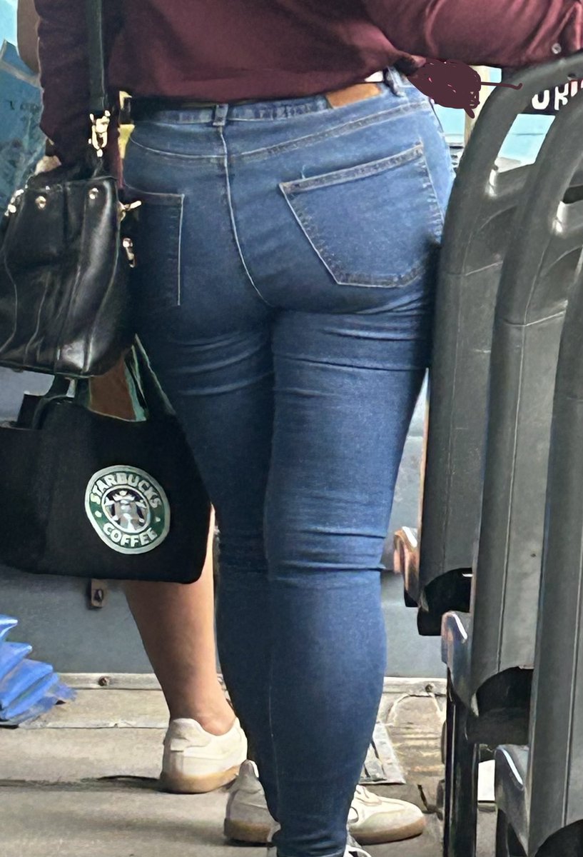 Alexlpwi's tweet photo. #culona #candids #CulosPreñables 🍑🤤 https://t.co/5CsGbdlZrM