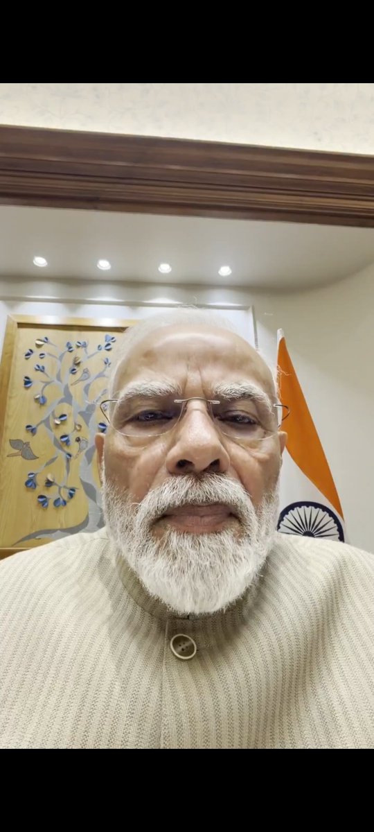 subham_rajput52's tweet photo. The Education Minister should resign, no doubt.

 But before that, the cameraman who chose this camera angle for the Prime Minister should resign😃. https://t.co/KRYCduW7G9