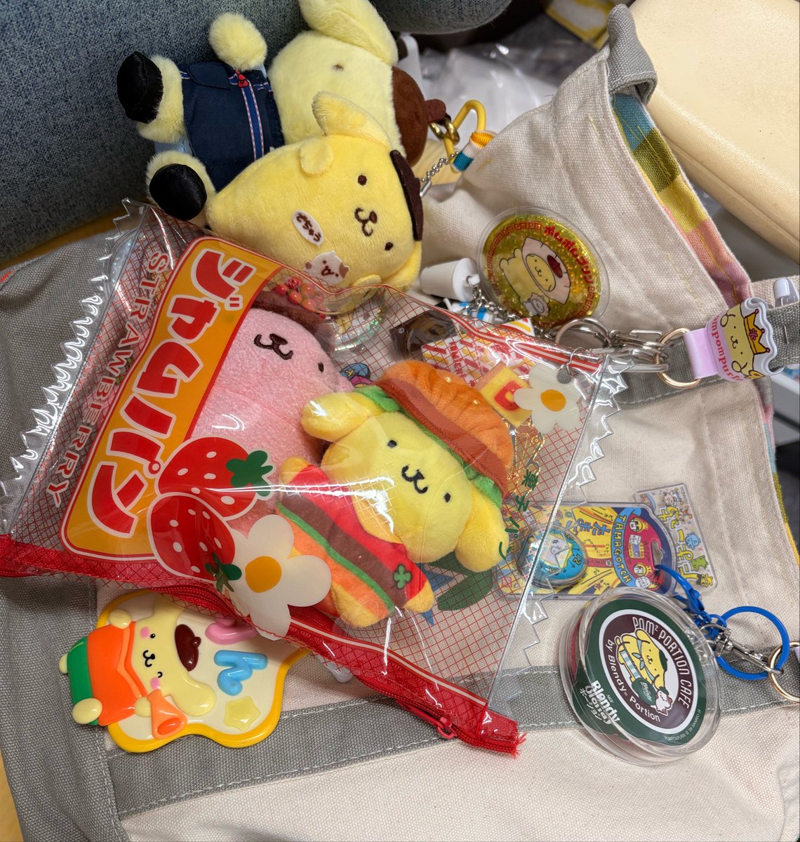 piinasama's tweet photo. いちこハンバーグパンの出来上がり！

#ポムポムプリン　#推し活 https://t.co/BYjZtPUtM2