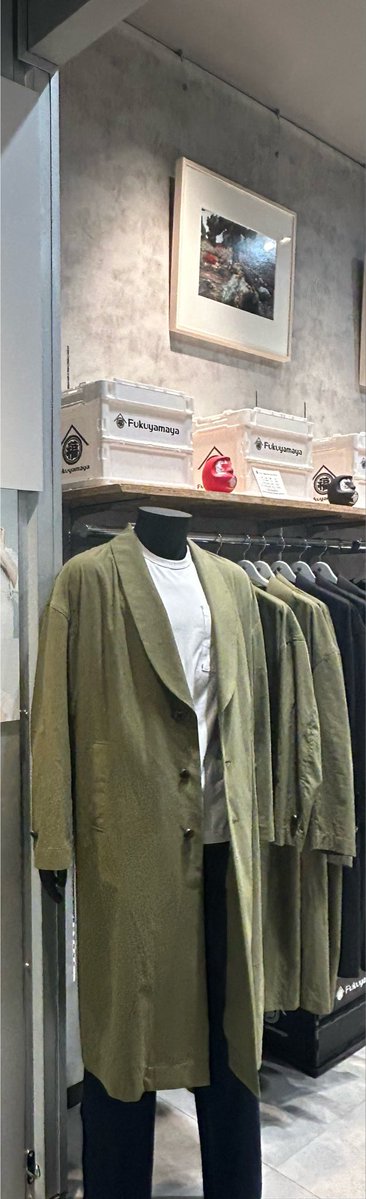 mto967's tweet photo. 何億年かぶりに都会に来ました。
そしてこのマネキンの服を触るのにめちゃくちゃ緊張していたヤツを見かけた方、それはわたしです。

#超PARK
#BROS1991 https://t.co/LgBI6PMQLV