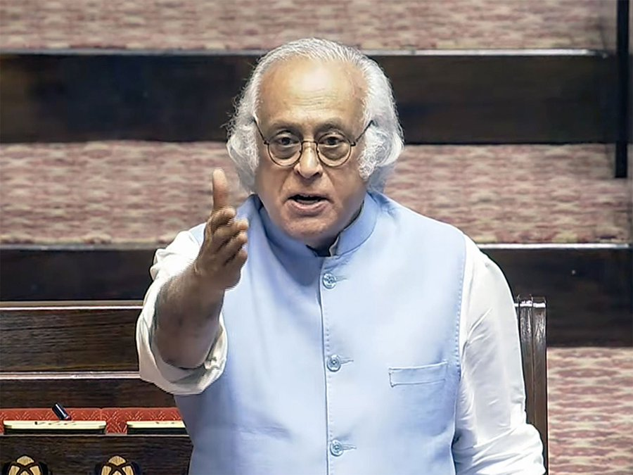 Vartika04688652's tweet photo. Congress leader Jairam Ramesh alleged that the Prime Minister has "no credibility on paper leaks" while defending Education Minister Dharmendra Pradhan, amid the ongoing NEET paper leak controversy.
#JairamRamesh #PMModi #NEET #PaperLeak #Politics #BreakingNews https://t.co/3rzeiyCMF9
