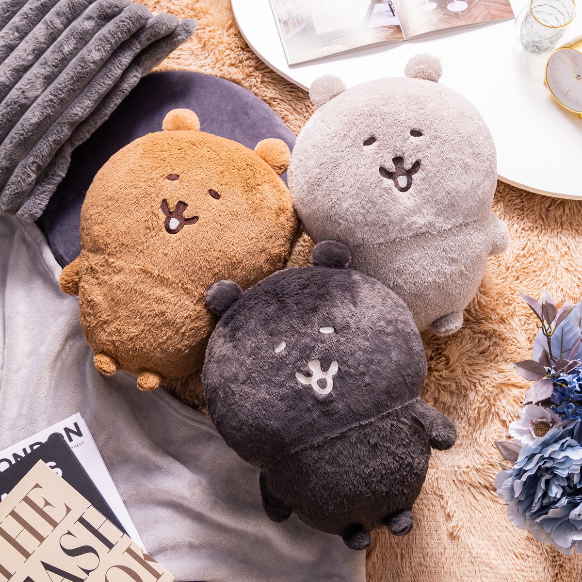 ngngoods_kouhou's tweet photo. ＼新商品／

『くま ふわもち抱っこぬいぐるみ』
(ブラウン、グレージュ、チャコール)

『くま ふわもちぬいぐるみS』
『くま ふわもち大きめマスコット』

発売日、お取り扱いはスレッドをご確認ください🙇

🔍ナガノマーケットインフォ
https://t.co/ijE7jEX5Ay

#ナガノマーケット https://t.co/BO0OGJ2xee