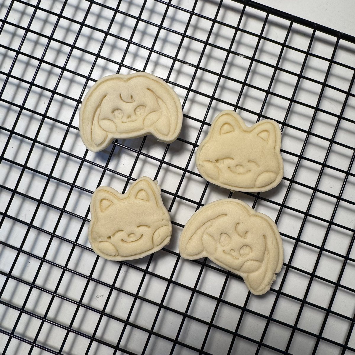 lawwlawwl's tweet photo. ᡣ𐭩•｡ꪆৎ pls kindly rt 🐈💘
giveaway for  jnjm fanmeeting🐶🐰💭

butter cookies 100 ea 
-jjed 50 ea
-kkyupink 50 ea

📅: 8-9/8/69
⏰ : tba
📍: impact arena

with  @dearmetoday_  💭🥺

#NCTJNJM_FANMEETING_TOUR
#NCTJNJM_FANMEETING_TOUR_DUALITY https://t.co/Rni6MDl6pR