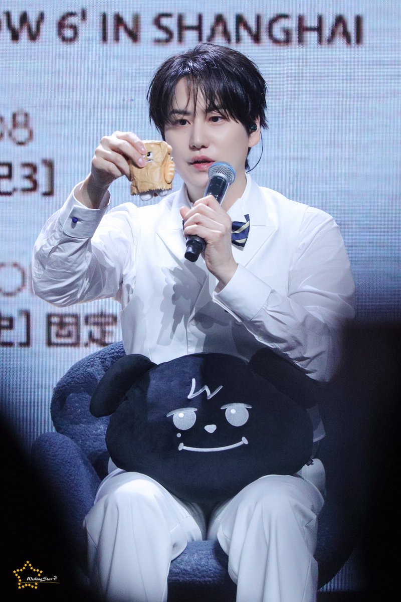 wishingstar4kyu's tweet photo. 260705 Hotel 203 in SHANGHAI HQ
Part 14-2
빵도둑규매&amp;형아 🥖🐶

#규현 #KYUHYUN #圭贤
#규현아_사랑해 https://t.co/A7WxFUJKPy