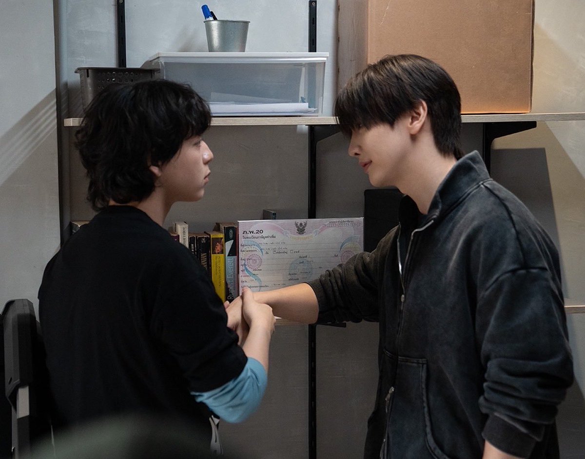 kaorugabriel's tweet photo. Muito fofo ele já apaixonadinho e ajudando o Soh a superar a pressão de ser o melhor. E o Maxky tá sendo pago pra interpretar ele mesmo.
#BeMyPlayerTwoEP2 https://t.co/om1qSVmOTU