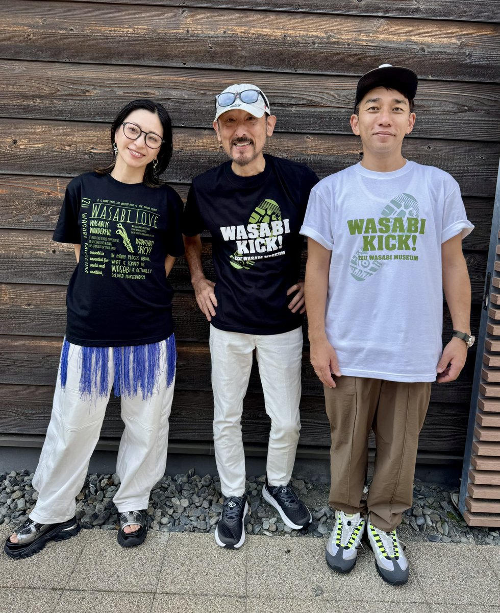 izumonkoremon's tweet photo. 【7/24】ショクヒンヤマモトわさびＴシャツ2026Ver.が完成しラララでお知らせ。なっちゃん＆だいちゃんにそれぞれお気に入りのデザインを選んで着てもらいました♪感謝！よかったら山本食品各店舗・ショッピングサイトのぞいてください。 https://t.co/JjewooMjYe ＃kmix_life https://t.co/LH72t74YZS
