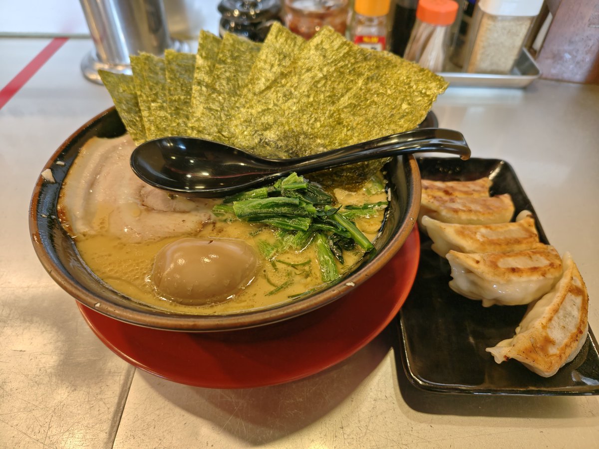 SlopePi's tweet photo. お昼🍜🥟 https://t.co/9VQrFLMJBR