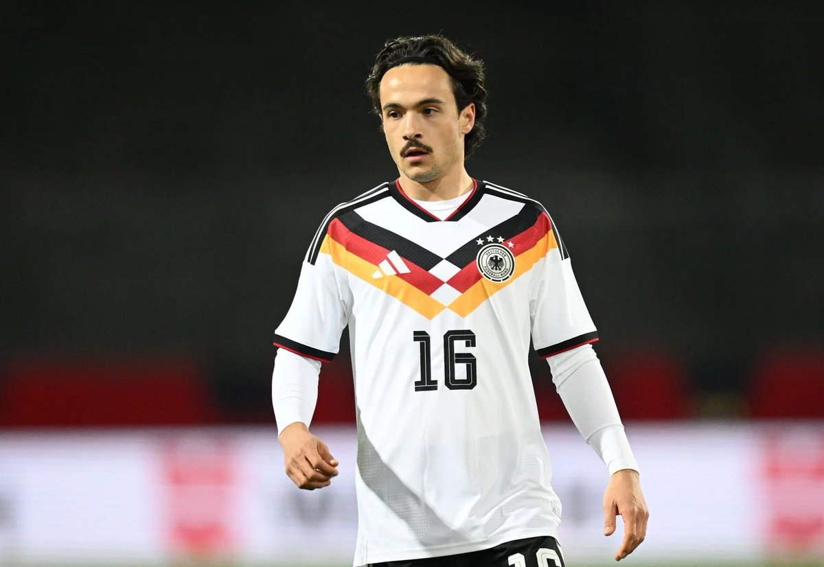 TheParkheadF's tweet photo. Celtic are still to meet Paderborn’s valuation for Mika Baur, according to Sky Sports Germany.

The German club are understood to want around £4million for the 22-year-old and are under no pressure to sell.

In fact, Paderborn would reportedly rather allow Baur to leave for free next summer than accept an offer below their valuation.

Baur is keen on the move to Celtic, but as things stand, the Hoops will have to increase their offer if they want to get this one over the line. 

The message from Paderborn appears clear — meet the asking price or there’s no deal.