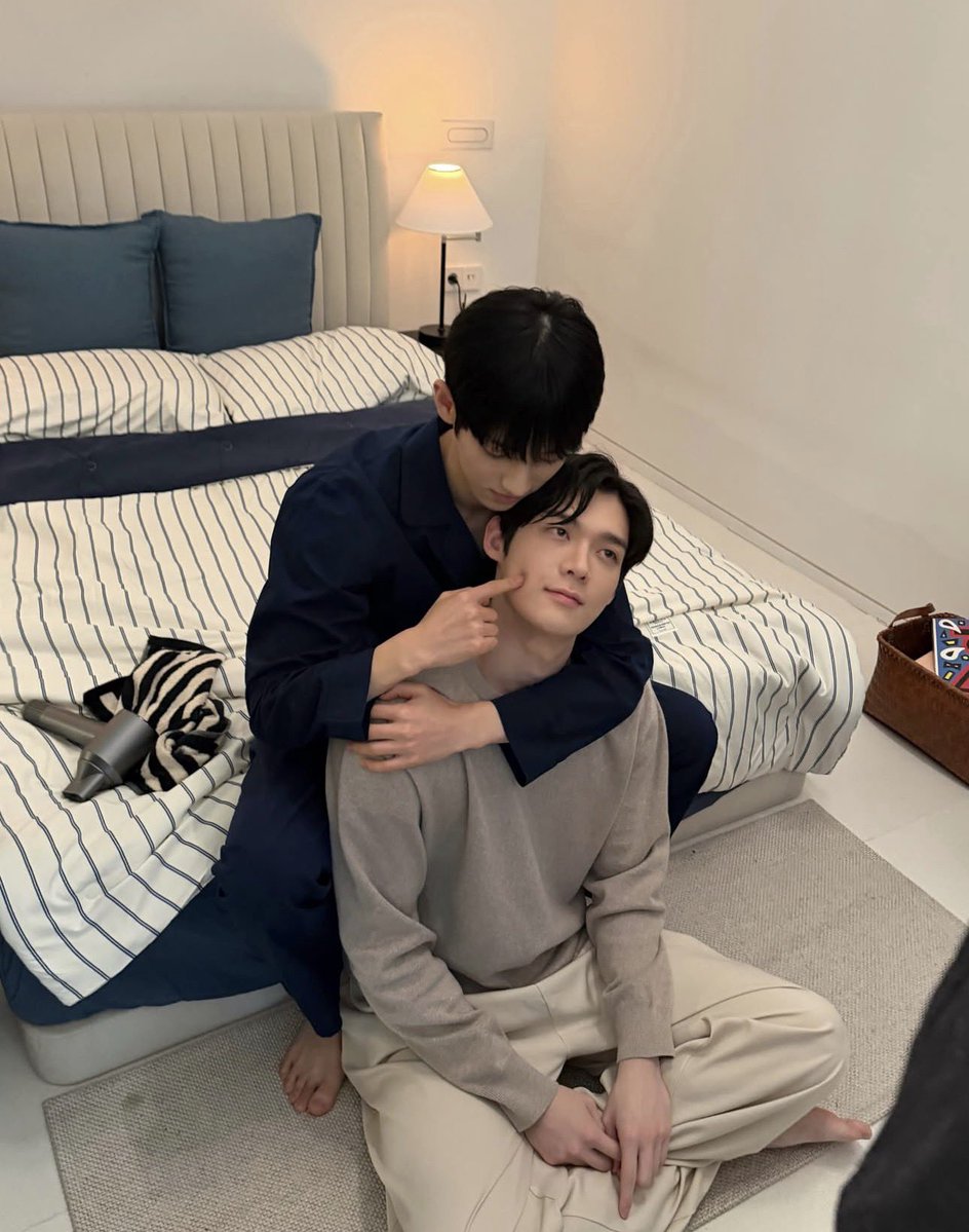 hrarchivee's tweet photo. 어더케 원본 왓다ㅠㅠㅠ https://t.co/7R7RWo24go