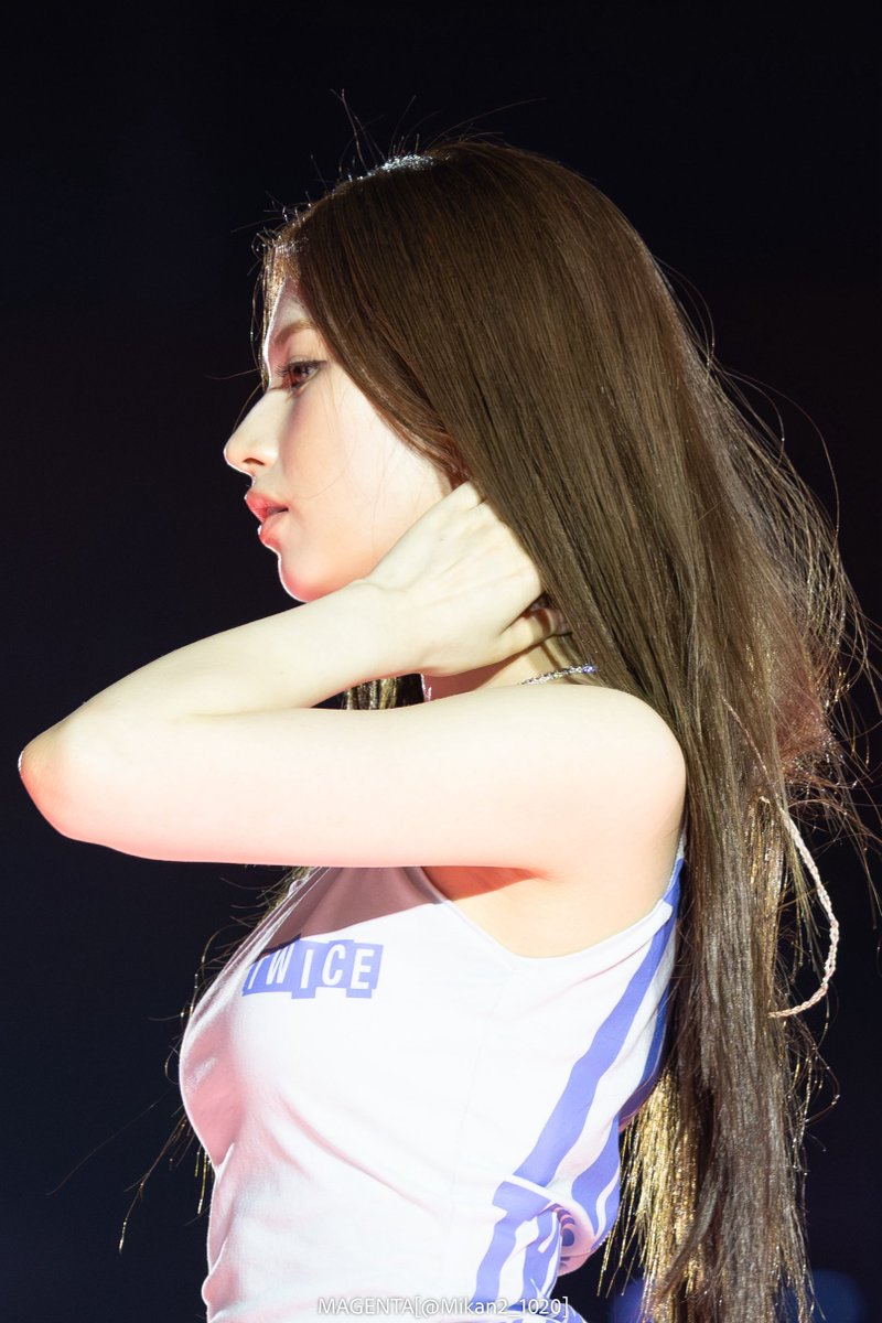 Mikan2_1020's tweet photo. 260711 THIS IS FOR FINALE IN SEOUL

옆모습이 너무 아름답다…

#SANA #사나 #サナ #TWICE #트와이스 https://t.co/IR4uOBmyFs