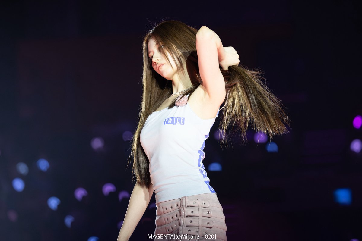 Mikan2_1020's tweet photo. 260711 THIS IS FOR FINALE IN SEOUL

옆모습이 너무 아름답다…

#SANA #사나 #サナ #TWICE #트와이스 https://t.co/IR4uOBmyFs