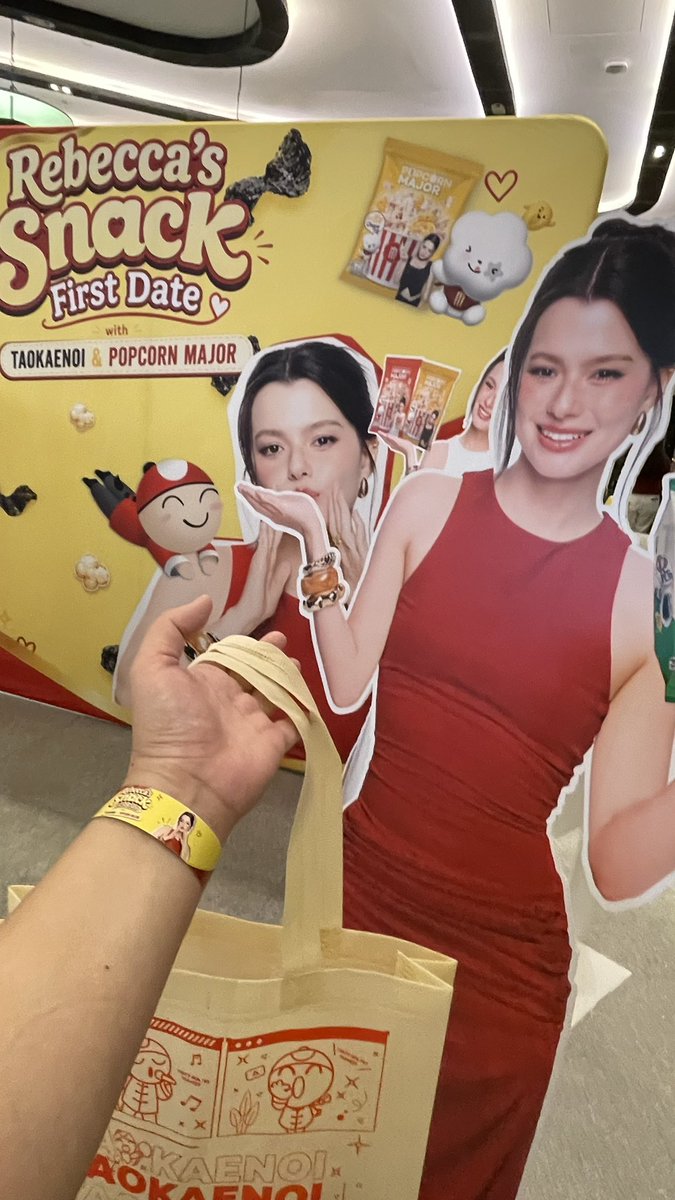 LOvSoshi's tweet photo. พร้อมเจอน้องเบคกี้แล้วววววววว

BECKY X TKN X POPCORNMAJOR
#RebeccaSnackFirstDate https://t.co/Wjz05tVfJU