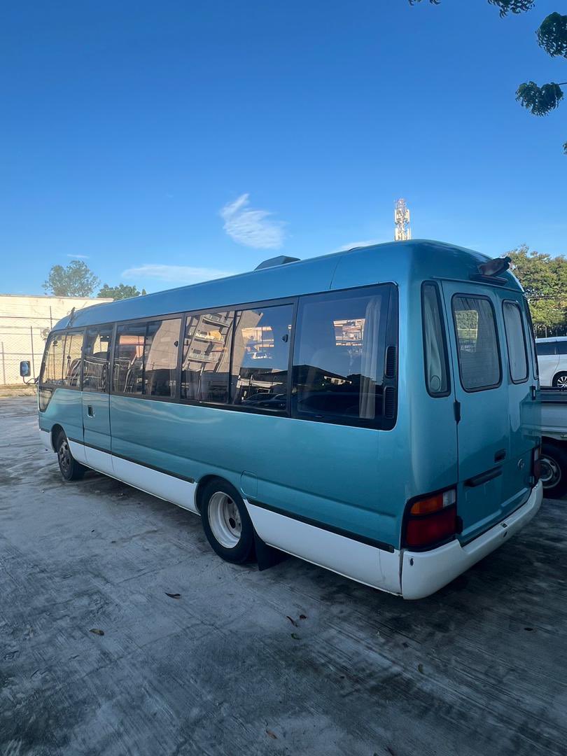 Makaveli_255's tweet photo. TOYOTA COASTER 
MODEL 2001
1HD-FTE
28 SEATER
FRIDGE 
DUSTBIN
POWER DOOR
WINDOW CURTAINS 
LCD TV
FULLY AC FRONT &amp; REAR
DIESEL ENGINE

110M plus Registration https://t.co/WUIczvyazd