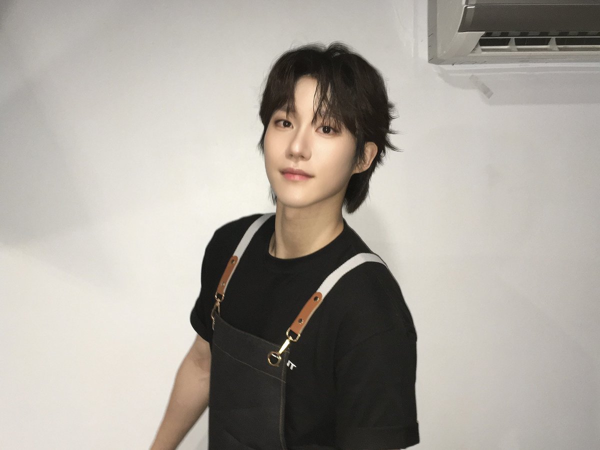 ASC2NT_OFFICIAL's tweet photo. [📷_ #카일]

오늘 내 기분 청양마요 삼각김밥

#어센트 #ASC2NT
#KYLE https://t.co/8RVlHSo4So