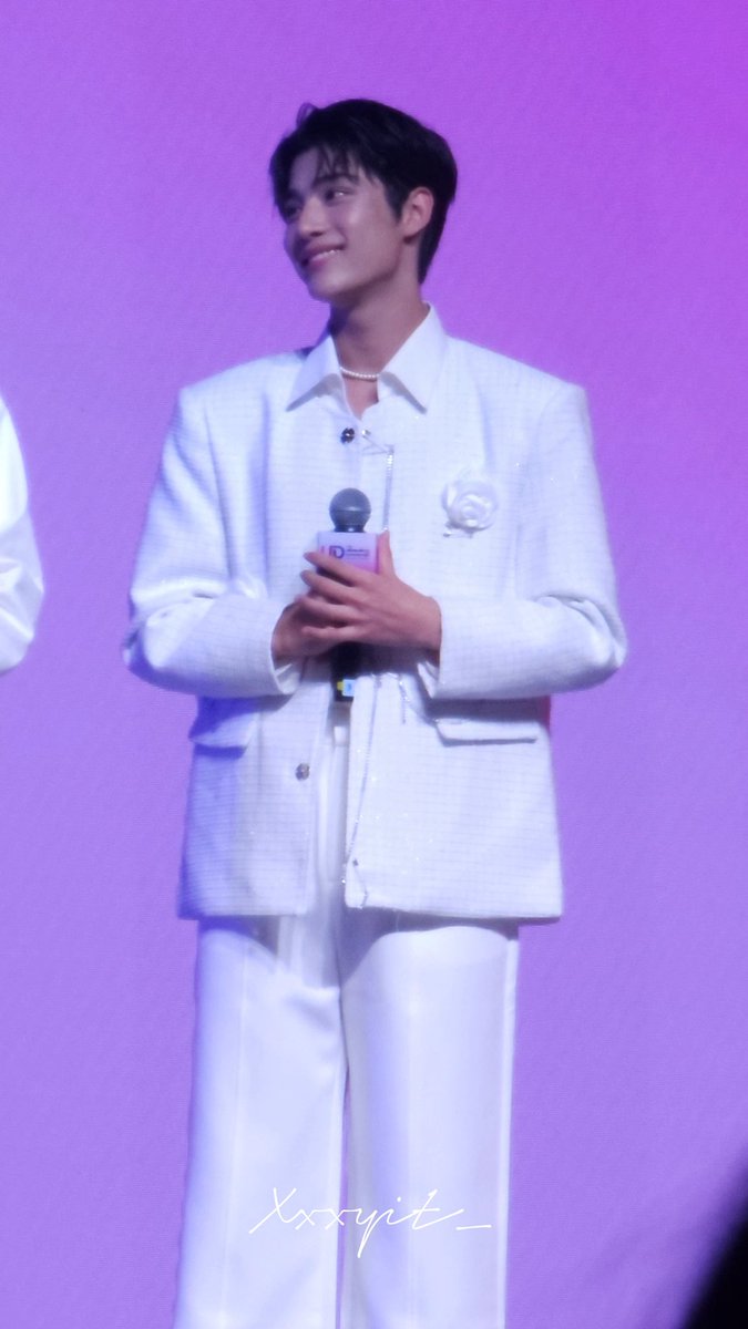 Xxxyit_'s tweet photo. You’re so beautiful 🥰🥰🥰
#UDExpoxInnOngsa https://t.co/FHcDyR8UMH