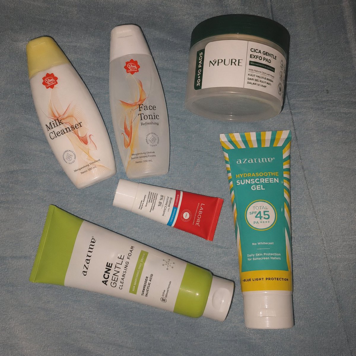 darklune26's tweet photo. @yappingbase pake labore nder https://t.co/XhzYzBY67q, direkomendasiin sama banyak dokter spkk di halodoc, buat kulitnya yg kering banget dan mau benerin skin barrier ini gong banget https://t.co/qeEYwlq6AC