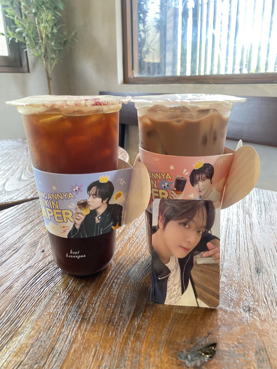 noonanti's tweet photo. kfans gaada yg mau beli ni cupsleeve?? Aku sell deh only 66.000 won😛🤙🏻 aman ajaa rate rupiah lagi lemah kakkk jadi murmer lah itu kalo won😃😃😃 https://t.co/AhGKsDgm0P