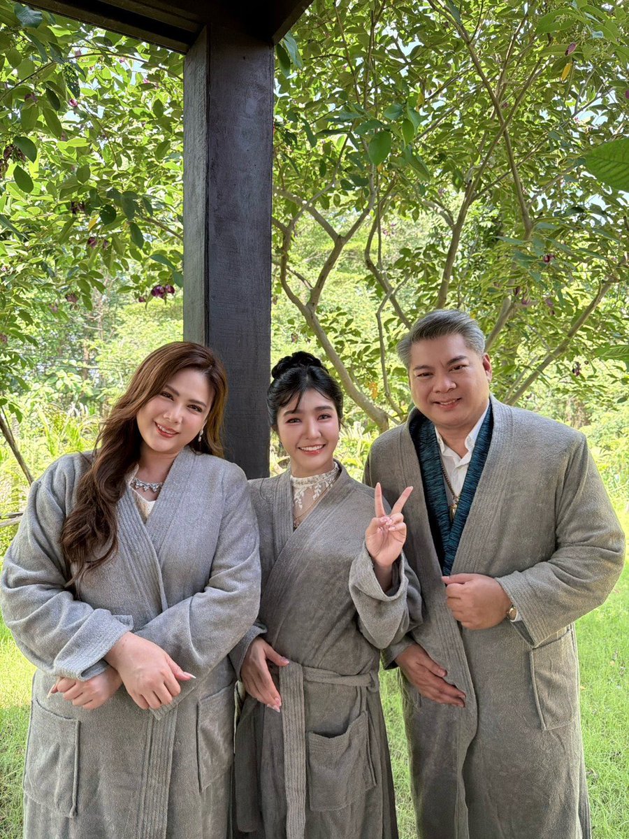 withlovebabies's tweet photo. งานแต่งชาญเจตจริงหรอ เปิดตัวแม่เจตนาด้วย ที่ว่าชีหน้าตาสวยเหมือนแม่ เชื่อหมดใจแล้ว แม่สวยมาก😭🤲🏻

#เขมจิราตอนพิเศษถ่ายละเด้อ https://t.co/2Qd0pNdqxh