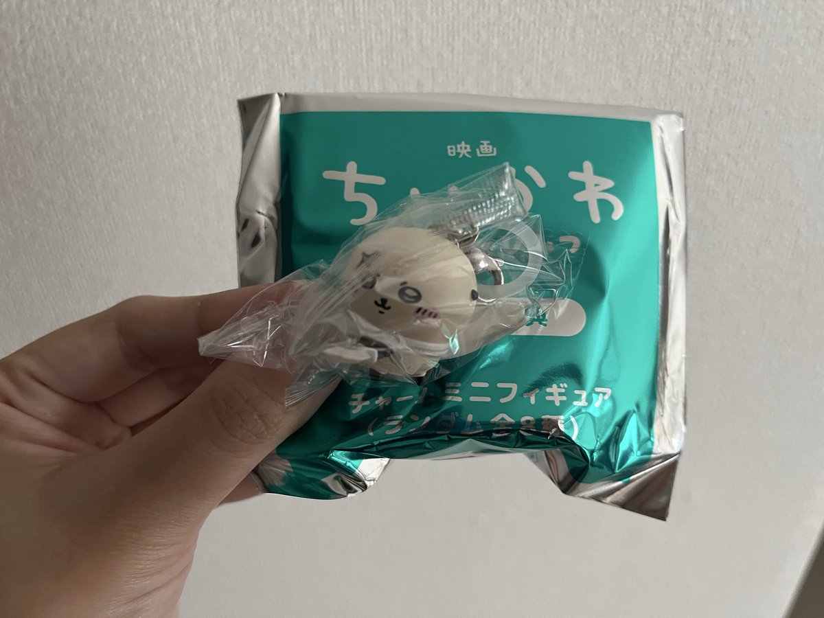 riichanu81's tweet photo. 【交換】
映画ちいかわ 人魚の島のひみつ 入場特典チャームミニフィギュア めじるしアクセサリー

譲：ラッコ
求：ちいかわ,くりまんじゅう
　　
後日,大阪梅田での手渡し＞郵送
検索からもお気軽にお声掛けください😊✨
よろしくお願いいたします!

出先のため,IDなしの写真です🙇🏻‍♀️ https://t.co/5mW6eiLLlX