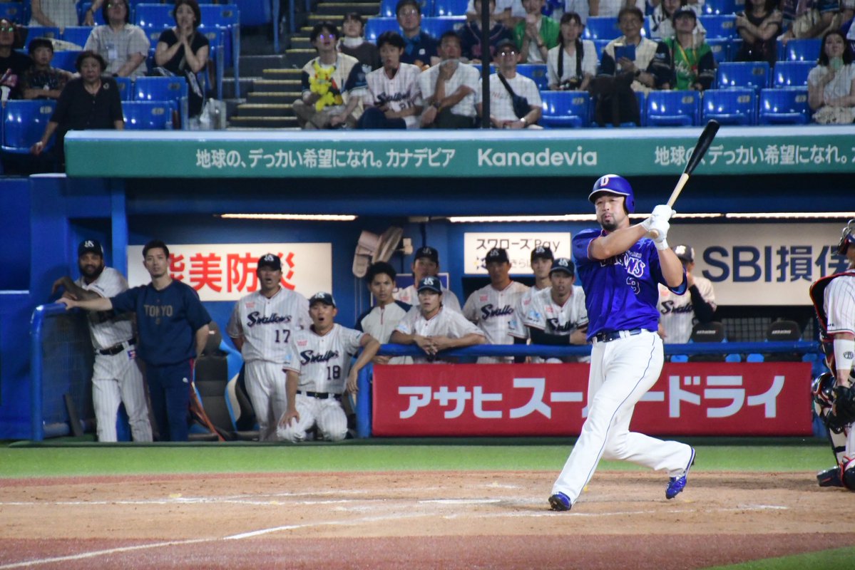 kimori_rin's tweet photo. マスターの腕やばくね？めっちゃ白いしゴツい
着痩せするタイプだね

って新人くんたちとわきゃわきゃしてた https://t.co/hLd79Mnrat