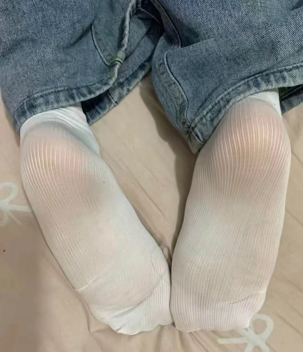 SmallYingtlow's tweet photo. 和最好的亲友商量了一下，想要联动拉群募集几位完全脑死丧志的白痴脑瘫贡猪～🖤
目标就是让你成为被两个可爱主人，双人一起使用的傻屄钱包♡
🚪槛30，煞笔们快来找两位祖宗送死吧～

#FinDom #ATM #ATM报销 #上供 #大额奴 #账单奴 。 https://t.co/Q2H6rKWjYI