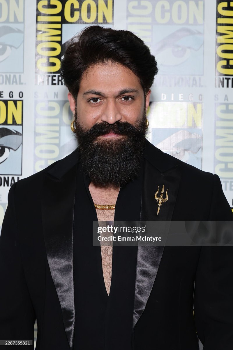 Yash Trends ™ tweet media