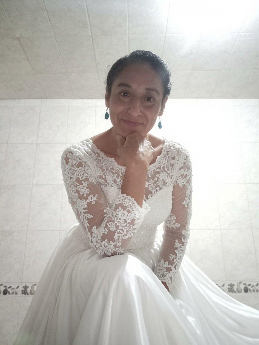 MaribelTemPe's tweet photo. Jajajaja pobre de mi marido… Imagina estar casado con esta mierda de mujer. Una vieja tonta que se volvió loca y ahora anda regalando fotos de sus tetas caídas y su credencial para que todo el mundo la llame puta. Soy una porquería asquerosa y me encanta serlo 😂 https://t.co/1DQ5I78qwv