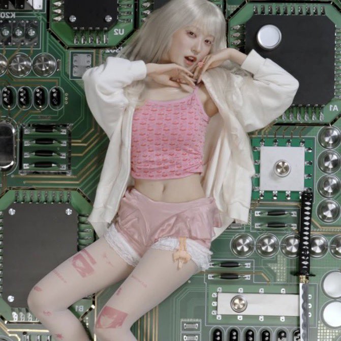 hyperb4llad's tweet photo. the motherboard shots…..SCRUMPTIOUS https://t.co/9OFfBR9l2F