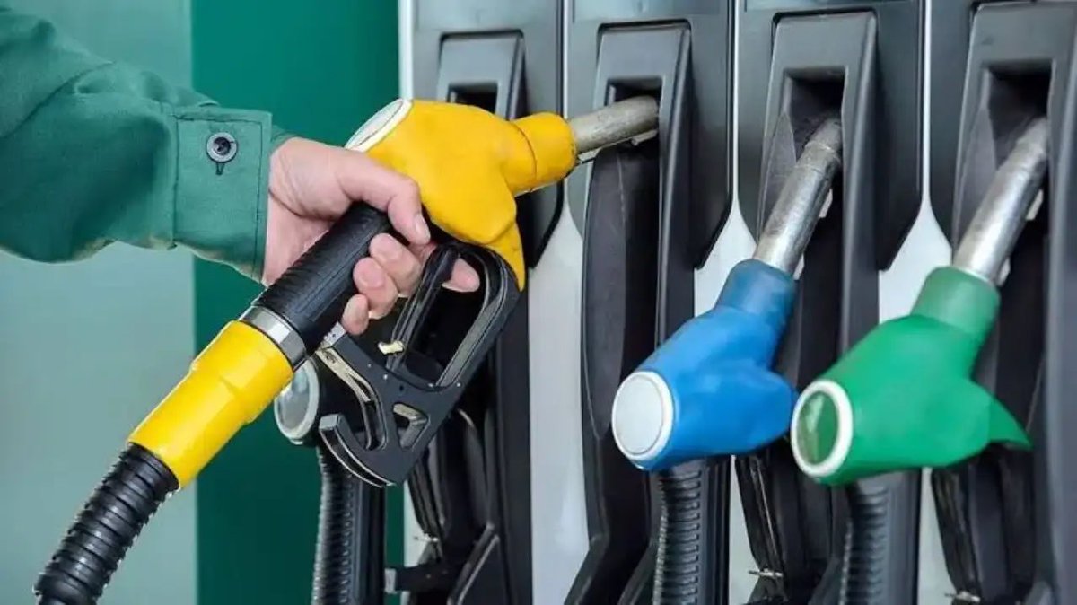 isinolsa's tweet photo. Motorine Rekor Zam Geliyor! Litre Fiyatı 80 TL Sınırına Dayanacak
>>>>>> https://t.co/wdwzvaqaMD https://t.co/zd5G4ChMdF