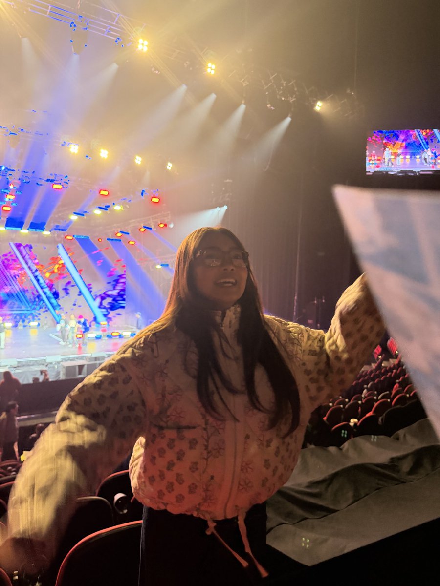 real_nielda's tweet photo. Cheann @carmelle_lite am so happy to see you napakabait mo 💛💛💛💛 https://t.co/mKwR0Lkta0