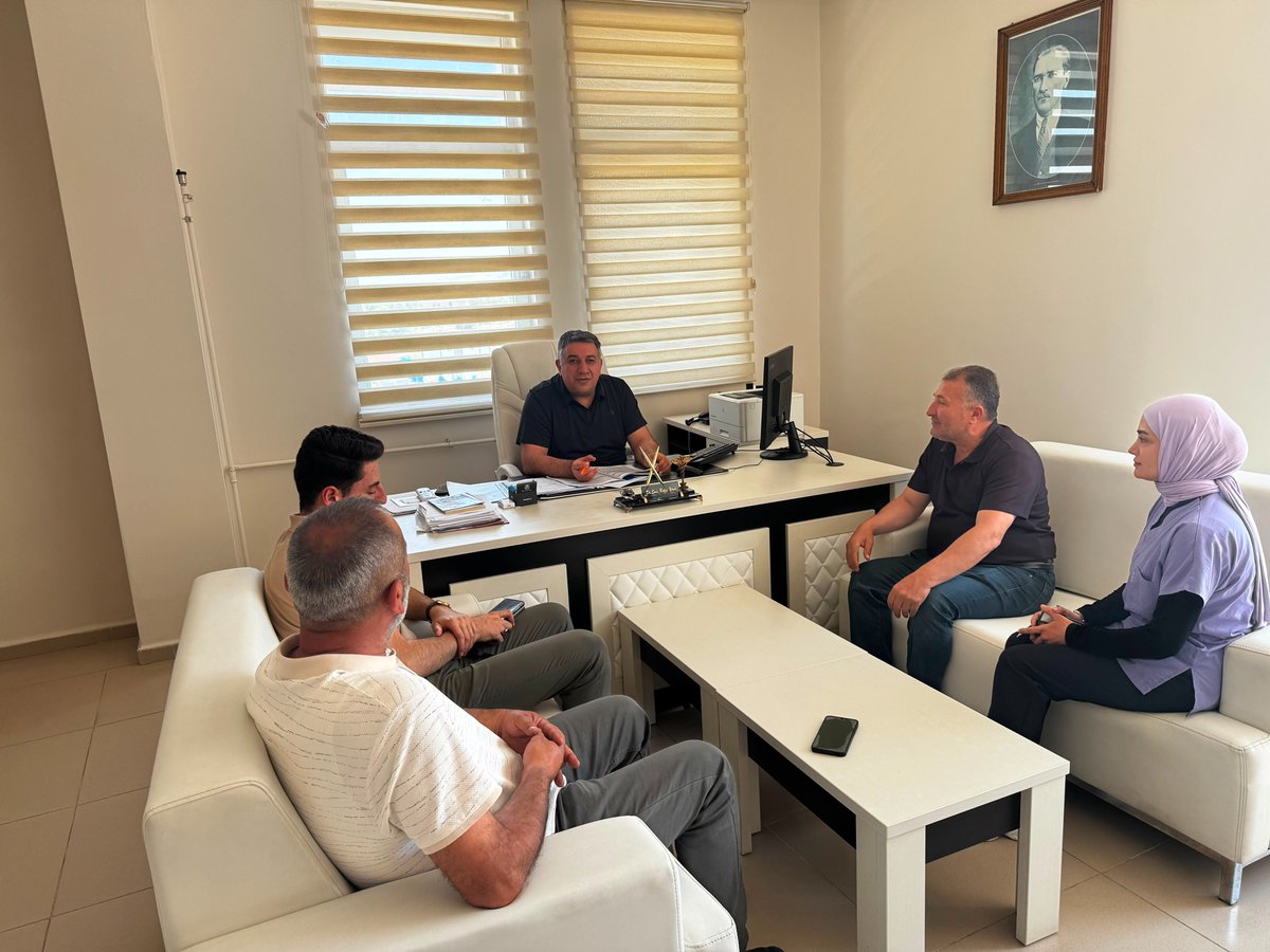 akpinardh's tweet photo. Hastane Başhekimimiz Dr. Enis Behiç YAŞLI başkanlığında çalışanlar ile hastane yönetimi arasındaki iletişimin güçlendirilmesi, sorun ve çözüm önerilerinin doğrudan paylaşılabilmesi amacıyla Çalışan Memnuniyeti konulu toplantı düzenlenmiştir. https://t.co/en3O1orULd