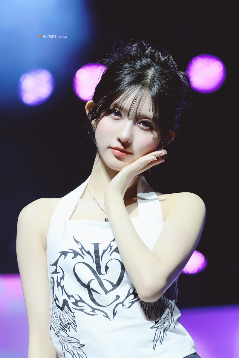 sunset_ge's tweet photo. 260723 
#IVE #아이브 #가을 https://t.co/LM0QJ5hHoj