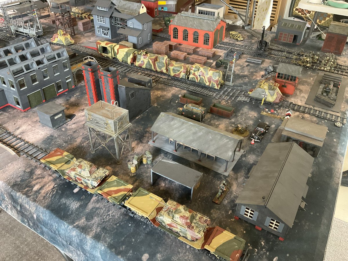 Oldwargamer's tweet photo. Great game of #ChainofCommand today with a superb table from @AnneWeb49337588. #WWII #28mm https://t.co/dw2yFjmHZp