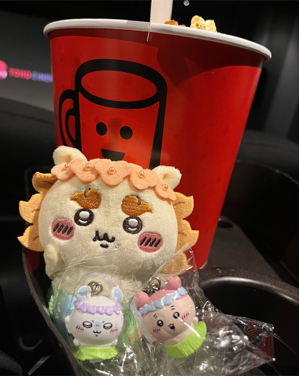 bivi2jo's tweet photo. ひとまず本日は2回鑑賞！特典はモモカニペアでした💜🩵 可愛すぎるっ…！！ https://t.co/5YFqEH025p
