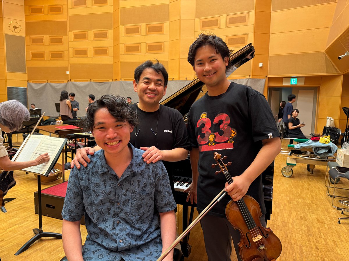 hirokyo_info's tweet photo. リハーサル開始📸
7/26開催「第36回 呉定期演奏会」へ向け、下野竜也マエストロとのリハーサルが始まりました！

《ジュピター》そして交響曲《宇宙戦艦ヤマト》。
戦艦ヤマトゆかりの地・呉で、ぜひご体感ください。
🎫当日券もご��います！

#三浦文彰 #隠岐彩夏 #髙木竜馬
https://t.co/a9bwDpDwOw https://t.co/vyCjpriMK5