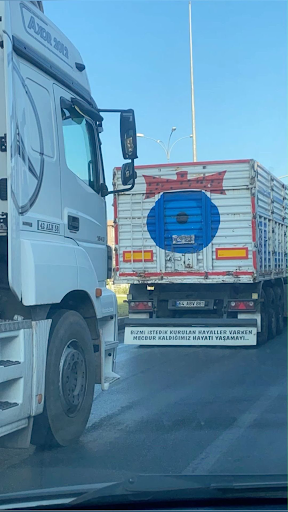 akcncvk's tweet photo. Bende benim tıra düşünüyorum şöyle bir yazı acaba ne yazdırsam aklımada bişey gelmiyor. https://t.co/hFP2EJrZB7