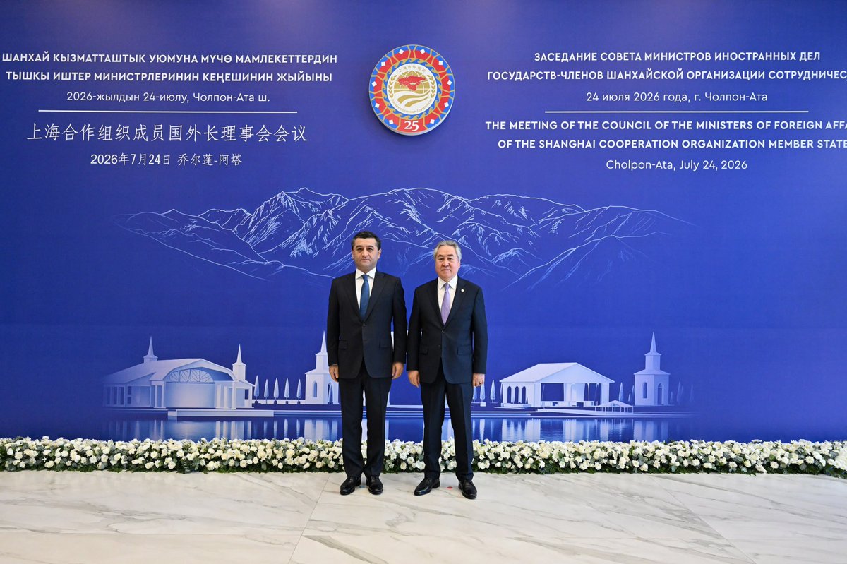 FM_Saidov's tweet photo. Participated in the regular meeting of the Council of Foreign Ministers of the Shanghai Cooperation Organisation Member States, today in Cholpon-Ata.

As part of the preparations for the upcoming #SCO Summit, we discussed the Organisation’s priority areas, further development of multilateral cooperation, expansion of economic, transport and logistics ties, as well as pressing issues related to regional security and sustainable development.

At the conclusion of the meeting, we signed a number of documents.

As part of the event, together with the heads of delegations, we also took part in a ceremony to jointly create a symbolic painting. This initiative reflected our shared commitment to further strengthening the spirit of mutual trust, friendship and good-neighbourliness across the SCO space.

We express our deep appreciation to H.E. Jeenbek Kulubaev, Minister of @MFA_Kyrgyzstan, and all the organizers for the excellent arrangements and warm hospitality.

***

Bugun Choʻlponota shahrida Shanxay hamkorlik tashkilotiga aʼzo davlatlar Tashqi ishlar vazirlari kengashining navbatdagi yigʻilishida ishtirok etdik.

Boʻlajak ShHT sammitiga tayyorgarlik koʻrish doirasida Tashkilot faoliyatining ustuvor yoʻnalishlari, koʻp tomonlama hamkorlikni yanada rivojlantirish, iqtisodiy va transport-logistika aloqalarini kengaytirish, mintaqaviy xavfsizlik va barqaror taraqqiyotni taʼminlashga oid dolzarb masalalarni muhokama qildik.

Yigʻilish yakunida qator hujjatlarni imzoladik.

Anjuman doirasida delegatsiyalar rahbarlari bilan birgalikda ramziy ma’noga ega bo‘lgan kartinani yaratish marosimida ham qatnashdik. Ushbu tashabbus ShHT makonida o‘zaro ishonch, do‘stlik va yaxshi qo‘shnichilik ruhini yanada mustahkamlashga bo‘lgan umumiy intilishimizning ifodasi bo‘ldi.

Tadbirlarni yuksak darajada tashkil etgani va samimiy mehmondoʻstligi uchun Qirgʻiz Respublikasi tashqi ishlar vaziri Jeenbek Kulubayev janoblari va barcha tashkilotchilarga chuqur minnatdorlik bildiramiz.