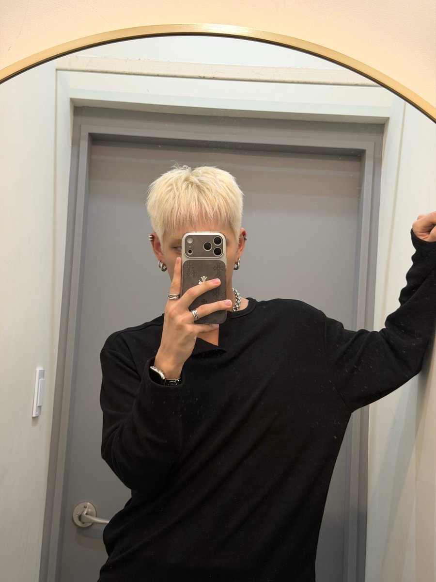 at_ALL_H_OURS's tweet photo. [#제이든]
든치치🐒🤭

#ALL_H_OURS #올아워즈
#XAYDEN #제이든 https://t.co/mSDfcdfXgP